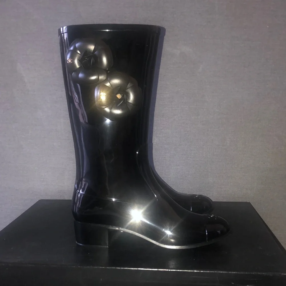 Brand New CHANEL Rain Boots Limited Edition Size 7